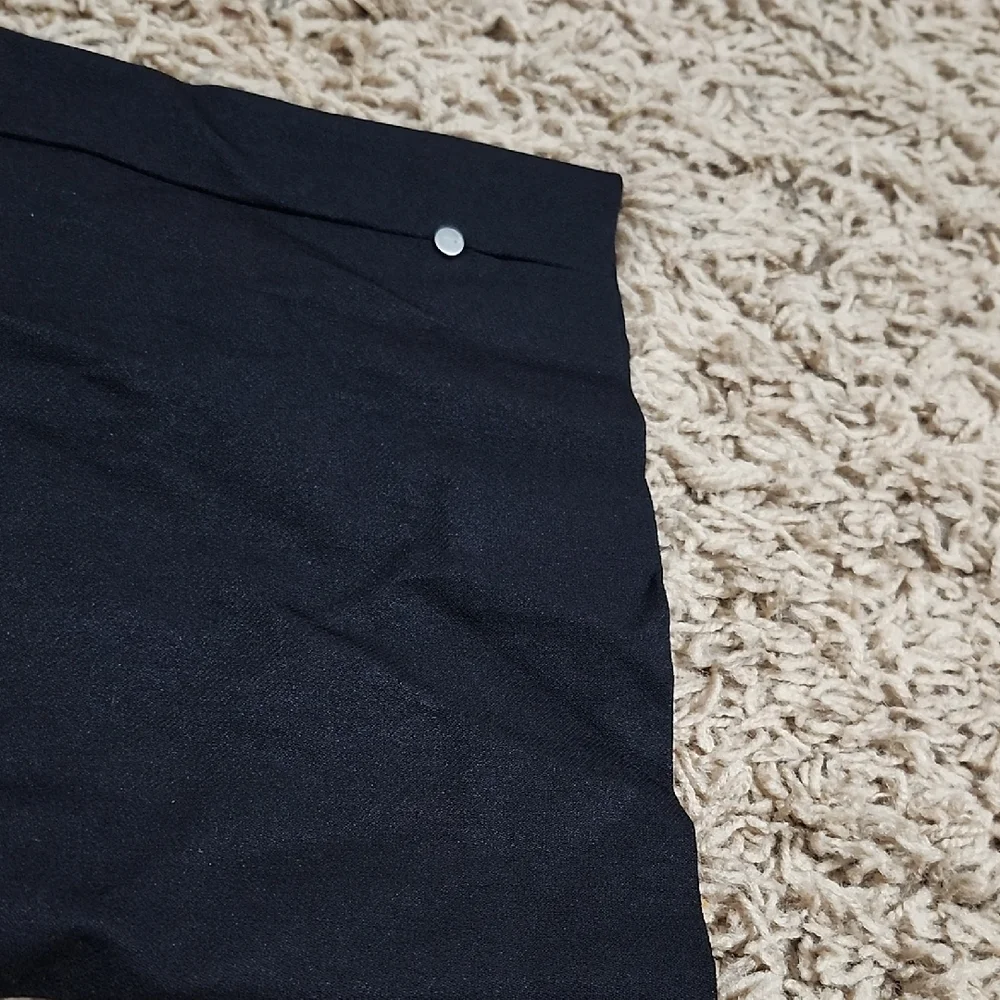 Cato Black Capris - Picture 4 of 8